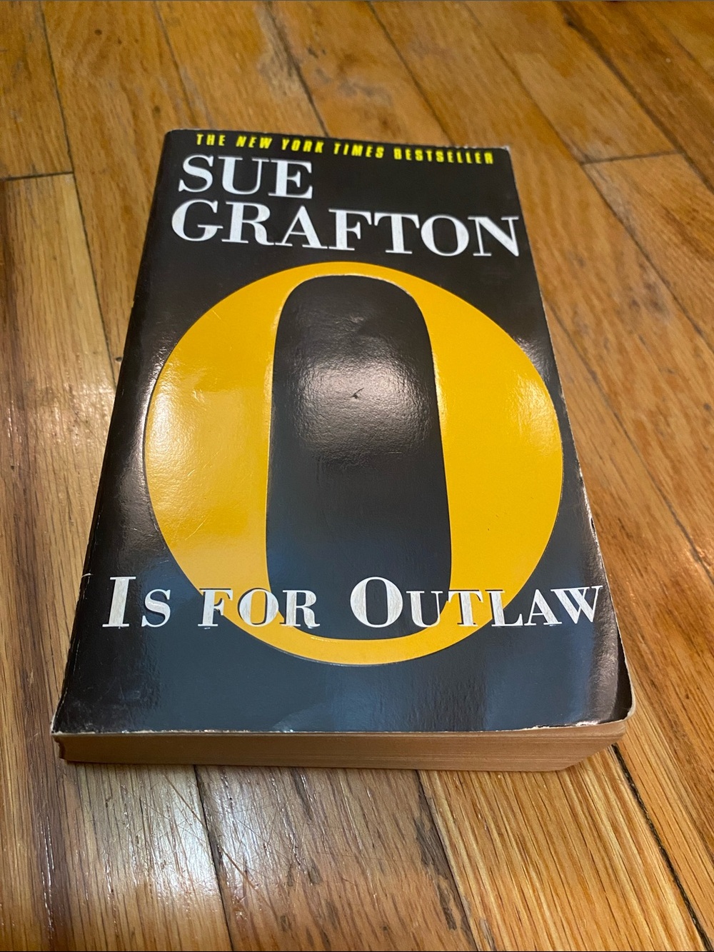 Sue Grafton- O Is For Outlaw - Paperback Edition